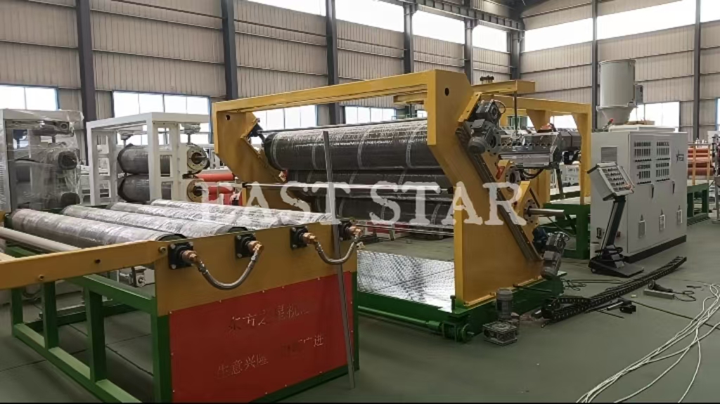 2.4 metrlik peyinli kəmər vərəqi istehsal xətti quraşdırılmış və qablaşdırmağa hazırdır